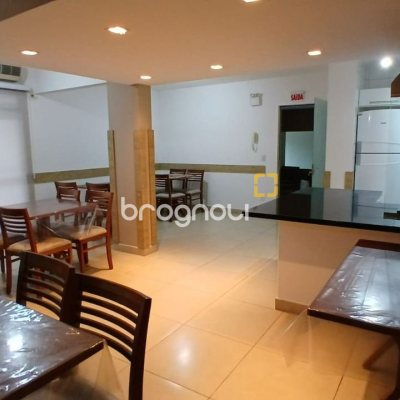 Apartamento com 83m², 3 quartos (sendo 1 suíte), 2 garagens, no bairro Canto em Florianópolis