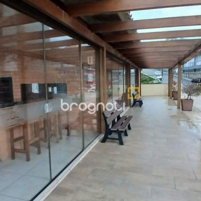 Apartamento com 83m², 3 quartos (sendo 1 suíte), 2 garagens, no bairro Canto em Florianópolis