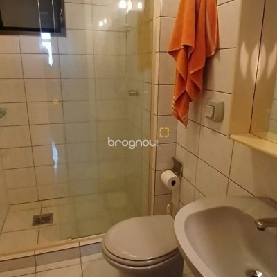 Apartamento com 83m², 3 quartos (sendo 1 suíte), 2 garagens, no bairro Canto em Florianópolis