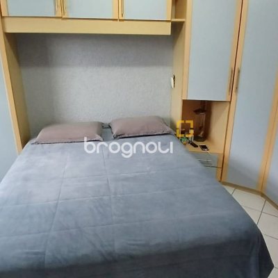 Apartamento com 83m², 3 quartos (sendo 1 suíte), 2 garagens, no bairro Canto em Florianópolis