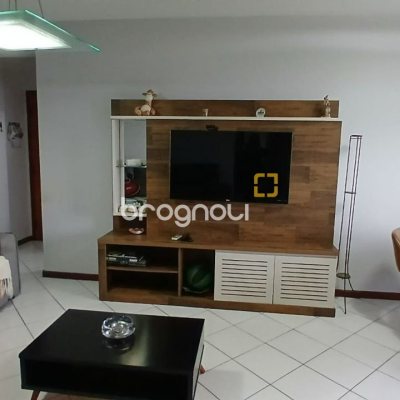 Apartamento com 83m², 3 quartos (sendo 1 suíte), 2 garagens, no bairro Canto em Florianópolis