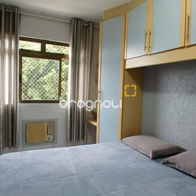 Apartamento com 83m², 3 quartos (sendo 1 suíte), 2 garagens, no bairro Canto em Florianópolis