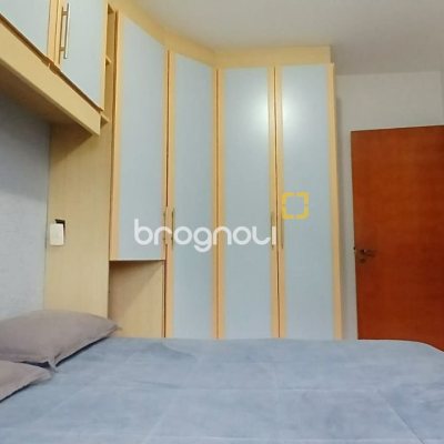 Apartamento com 83m², 3 quartos (sendo 1 suíte), 2 garagens, no bairro Canto em Florianópolis