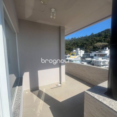 Cobertura com 128m², 4 quartos (sendo 1 suíte), 1 garagem, no bairro Canasvieiras em Florianópolis