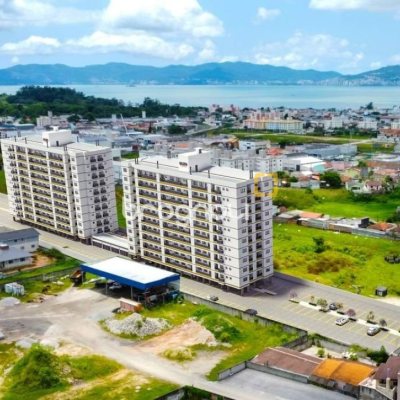 Apartamento com 53m², 2 quartos (sendo 1 suíte), 2 garagens, no bairro Areias em São José