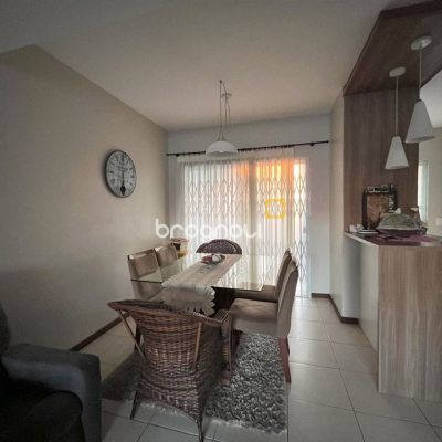 Casa com 120m², 3 quartos (sendo 1 suíte), 2 garagens, no bairro Campeche em Florianópolis