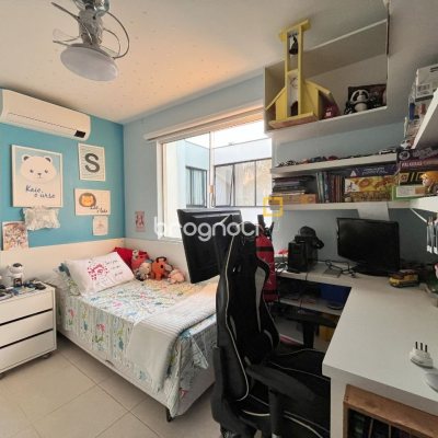 Casa com 120m², 3 quartos (sendo 1 suíte), 2 garagens, no bairro Campeche em Florianópolis