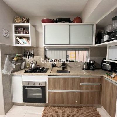 Casa com 120m², 3 quartos (sendo 1 suíte), 2 garagens, no bairro Campeche em Florianópolis