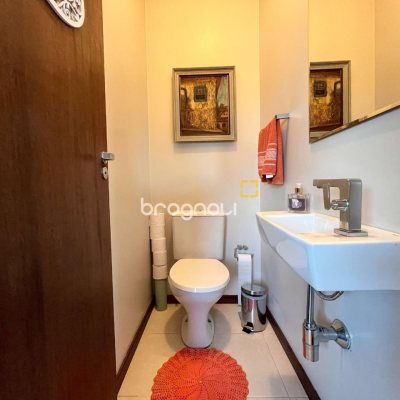 Casa com 120m², 3 quartos (sendo 1 suíte), 2 garagens, no bairro Campeche em Florianópolis