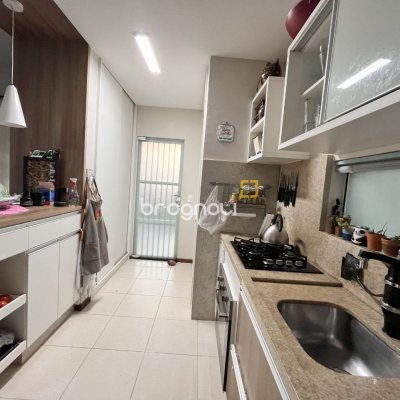 Casa com 120m², 3 quartos (sendo 1 suíte), 2 garagens, no bairro Campeche em Florianópolis