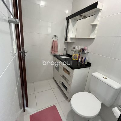 Casa com 120m², 3 quartos (sendo 1 suíte), 2 garagens, no bairro Campeche em Florianópolis