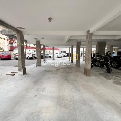 Cobertura com 176m², 3 quartos (sendo 1 suíte), 2 garagens, no bairro Trindade em Florianópolis