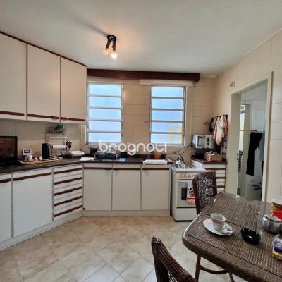 Cobertura com 176m², 3 quartos (sendo 1 suíte), 2 garagens, no bairro Trindade em Florianópolis