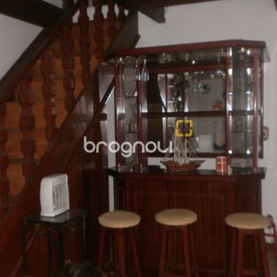 Casa com 400m², 7 quartos (sendo 3 suítes), 5 garagens, no bairro Canasvieiras em Florianópolis