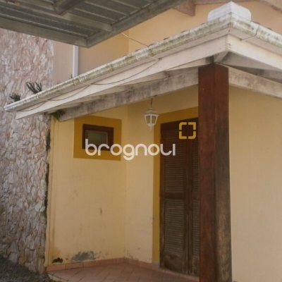 Casa com 400m², 7 quartos (sendo 3 suítes), 5 garagens, no bairro Canasvieiras em Florianópolis