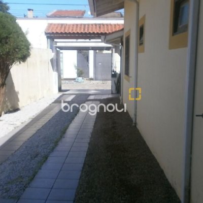 Casa com 400m², 7 quartos (sendo 3 suítes), 5 garagens, no bairro Canasvieiras em Florianópolis