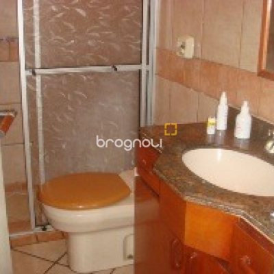 Casa com 400m², 7 quartos (sendo 3 suítes), 5 garagens, no bairro Canasvieiras em Florianópolis
