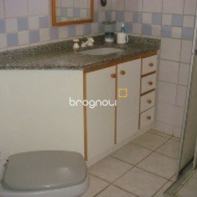 Casa com 400m², 7 quartos (sendo 3 suítes), 5 garagens, no bairro Canasvieiras em Florianópolis