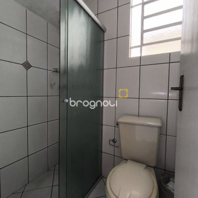 Casa com 269m², 10 quartos (sendo 2 suítes), 2 garagens, no bairro Pantanal em Florianópolis