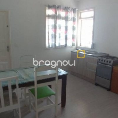 Casa com 176m², 4 quartos (sendo 1 suíte), 2 garagens, no bairro Pantanal em Florianópolis