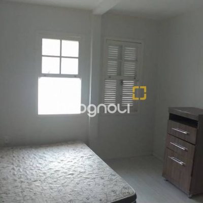 Casa com 176m², 4 quartos (sendo 1 suíte), 2 garagens, no bairro Pantanal em Florianópolis