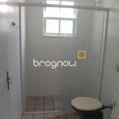 Casa com 176m², 4 quartos (sendo 1 suíte), 2 garagens, no bairro Pantanal em Florianópolis