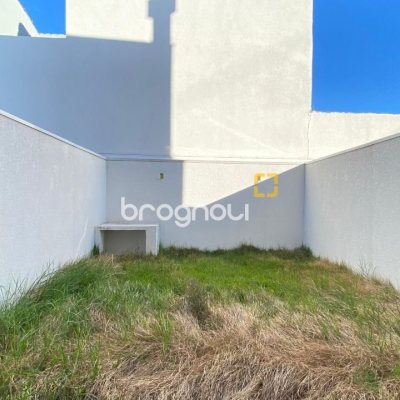 Casa com 100m², 3 quartos (sendo 1 suíte), 1 garagem, no bairro Ingleses em Florianópolis
