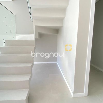 Casa com 100m², 3 quartos (sendo 1 suíte), 1 garagem, no bairro Ingleses em Florianópolis