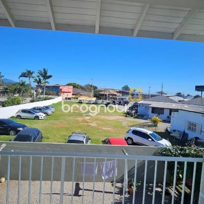 Casa com 146m², 4 quartos (sendo 1 suíte), 2 garagens, no bairro Campeche em Florianópolis