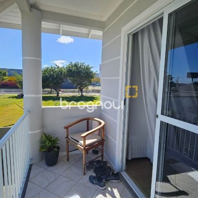 Casa com 146m², 4 quartos (sendo 1 suíte), 2 garagens, no bairro Campeche em Florianópolis
