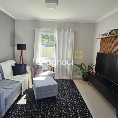 Casa com 146m², 4 quartos (sendo 1 suíte), 2 garagens, no bairro Campeche em Florianópolis