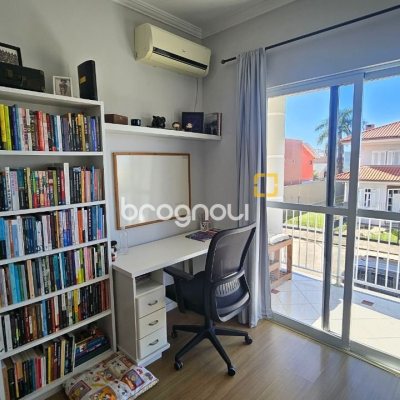 Casa com 146m², 4 quartos (sendo 1 suíte), 2 garagens, no bairro Campeche em Florianópolis