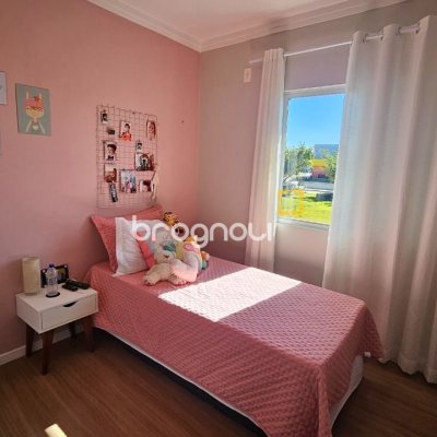 Casa com 146m², 4 quartos (sendo 1 suíte), 2 garagens, no bairro Campeche em Florianópolis