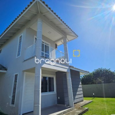 Casa com 146m², 4 quartos (sendo 1 suíte), 2 garagens, no bairro Campeche em Florianópolis