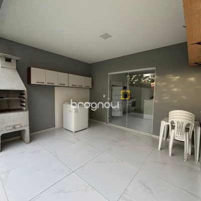 Casa com 110m², 3 quartos (sendo 1 suíte), 2 garagens, no bairro Ingleses em Florianópolis