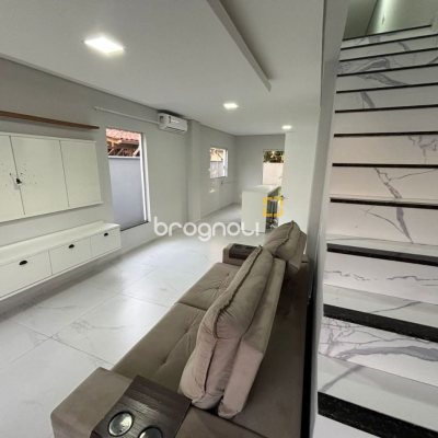 Casa com 110m², 3 quartos (sendo 1 suíte), 2 garagens, no bairro Ingleses em Florianópolis