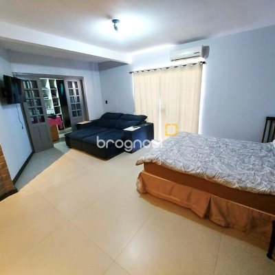 Casa com 300m², 4 quartos (sendo 2 suítes), 3 garagens, no bairro Sertão do Maruim em São José