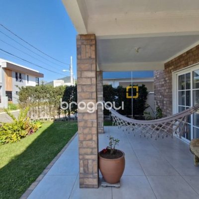 Casa de Condomínio com 172m², 2 quartos (sendo 1 suíte), 3 garagens, no bairro Vargem Grande em Florianópolis