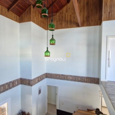 Casa de Condomínio com 172m², 2 quartos (sendo 1 suíte), 3 garagens, no bairro Vargem Grande em Florianópolis