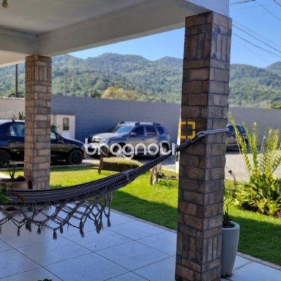 Casa de Condomínio com 172m², 2 quartos (sendo 1 suíte), 3 garagens, no bairro Vargem Grande em Florianópolis