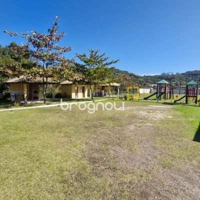 Casa de Condomínio com 172m², 2 quartos (sendo 1 suíte), 3 garagens, no bairro Vargem Grande em Florianópolis