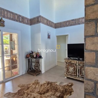Casa de Condomínio com 172m², 2 quartos (sendo 1 suíte), 3 garagens, no bairro Vargem Grande em Florianópolis