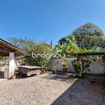 Casa de Condomínio com 172m², 2 quartos (sendo 1 suíte), 3 garagens, no bairro Vargem Grande em Florianópolis