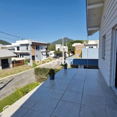 Casa de Condomínio com 172m², 2 quartos (sendo 1 suíte), 3 garagens, no bairro Vargem Grande em Florianópolis
