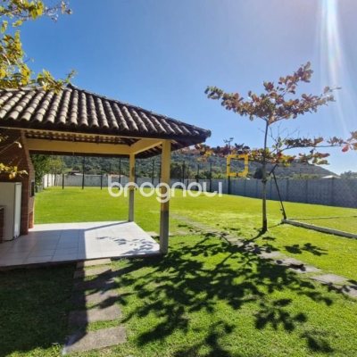 Casa de Condomínio com 172m², 2 quartos (sendo 1 suíte), 3 garagens, no bairro Vargem Grande em Florianópolis