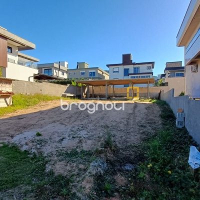 Terreno com 490m², no bairro São João do Rio Vermelho em Florianópolis