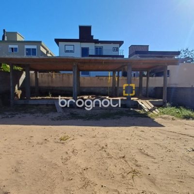 Terreno com 490m², no bairro São João do Rio Vermelho em Florianópolis