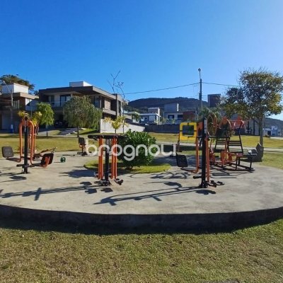 Terreno com 490m², no bairro São João do Rio Vermelho em Florianópolis