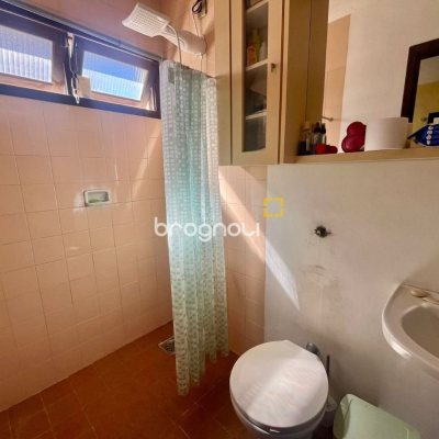 Casa com 392m², 3 quartos (sendo 1 suíte), 4 garagens, no bairro Lagoa da Conceição em Florianópolis