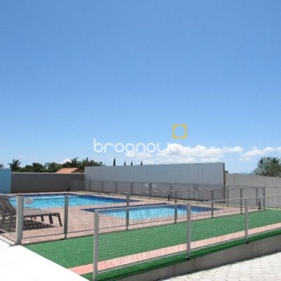 Apartamento com 49m², 2 quartos, 1 garagem, no bairro Praia de Fora em Palhoça